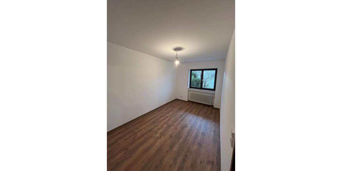 Erdgeschoßwohnung Bad Kissingen - 4.5 Zimmer, 120 m&sup2;, 1.350&euro; | Angebot:25637740