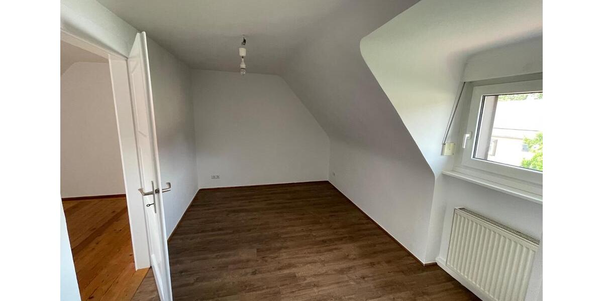 Reihenhaus Schweinfurt Gartenstadt - 7 Zimmer, 108 m&sup2;, 1.300&euro; | Angebot:26148266