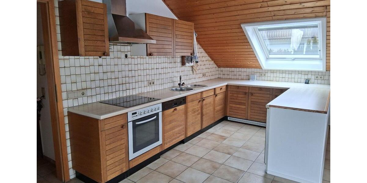 Dachgeschoßwohnung Gädheim - 3 Zimmer, 98 m&sup2;, 750&euro; | Angebot:24864276