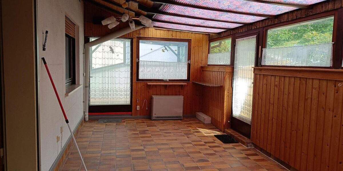 Einfamilienhaus Retzstadt - 8 Zimmer, 185 m&sup2;, 295.000&euro; | Angebot:25716350