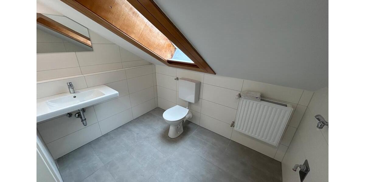 Dachgeschoßwohnung Nüdlingen - 2 Zimmer, 55 m&sup2;, 360&euro; | Angebot:25936867