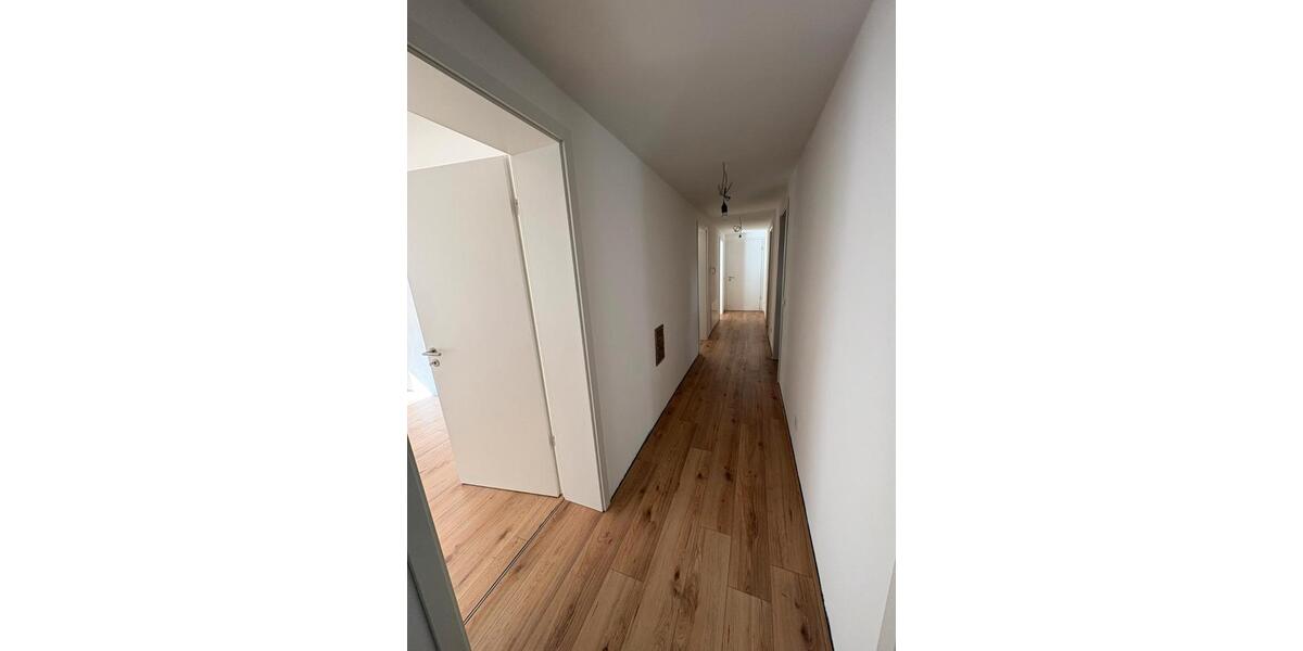 Etagenwohnung Hohenroth - 3 Zimmer, 95 m&sup2;, 1.050&euro; | Angebot:26525657
