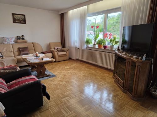 Einfamilienhaus mit Garage und Garten in 97534 Waigolshausen (ID 10654) - Einfamilienhaus Waigolshausen Waigolshausen | Angebot:26682782