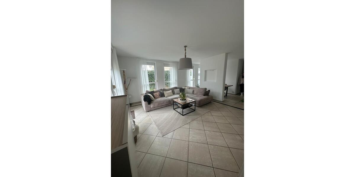 Etagenwohnung Wiesentheid - 4 Zimmer, 110 m&sup2;, 990&euro; | Angebot:26034272