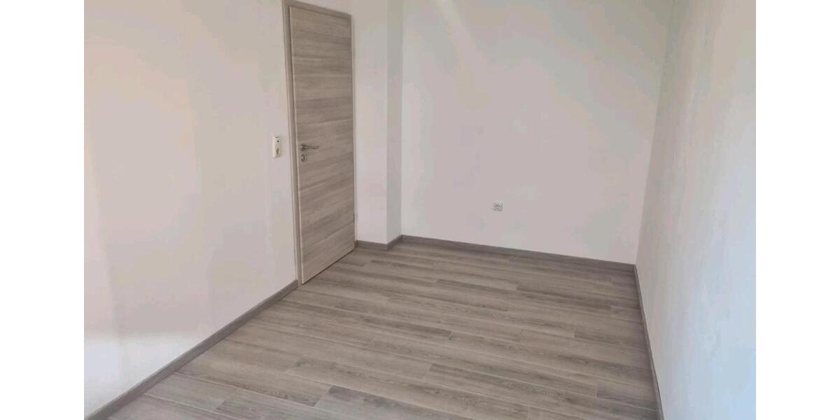 Erdgeschoßwohnung Schweinfurt Bellevue - 4 Zimmer, 84 m&sup2;, 240.000&euro; | Angebot:27288540