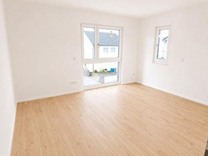 Doppelhaushälfte Unterpleichfeld - 5.5 Zimmer, 145 m&sup2;, 2.100&euro; | Angebot:26584365