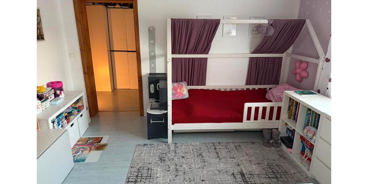 Etagenwohnung Rimpar - 4 Zimmer, 125 m&sup2;, 1.100&euro; | Angebot:26018667