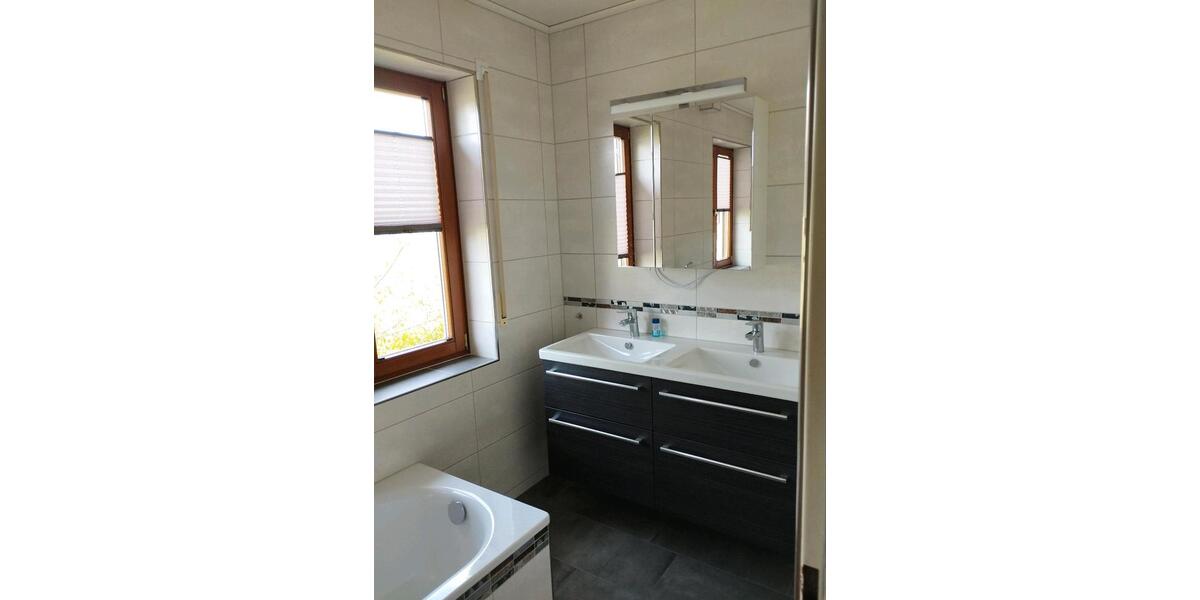 Doppelhaushälfte Dittelbrunn - 5 Zimmer, 115 m&sup2;, 310.000&euro; | Angebot:25517138