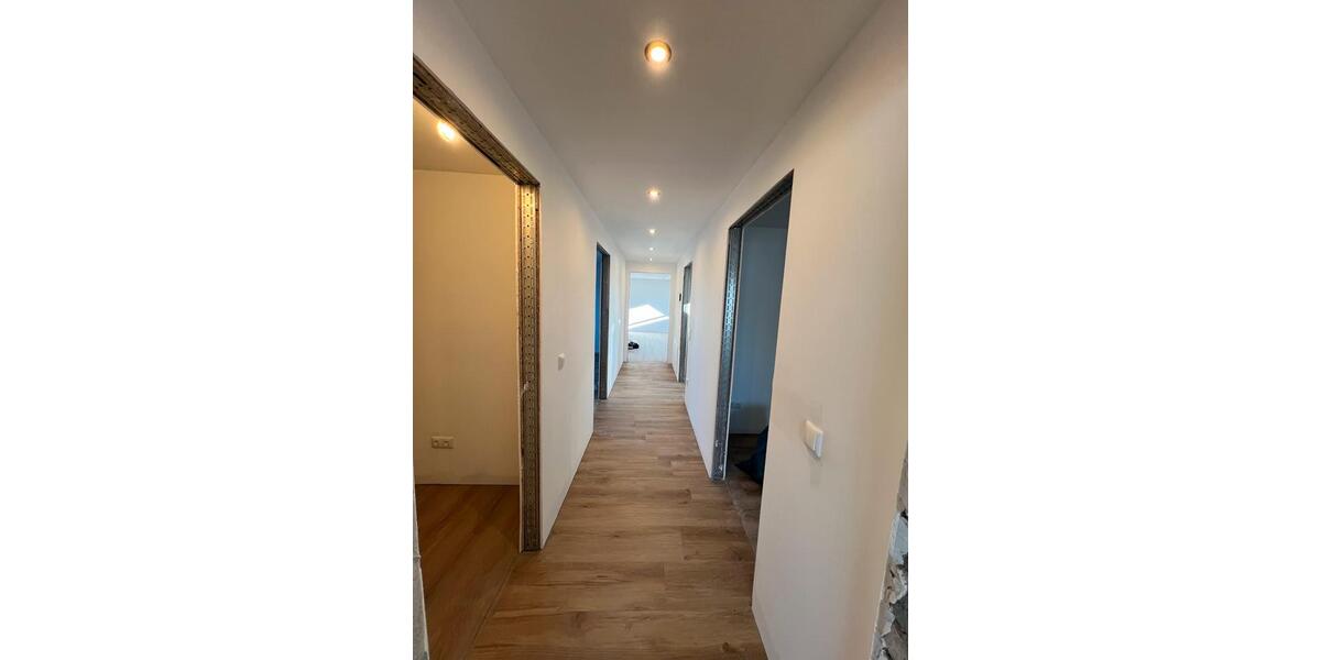 Dachgeschoßwohnung Knetzgau - 3 Zimmer, 70 m&sup2;, 700&euro; | Angebot:26045180