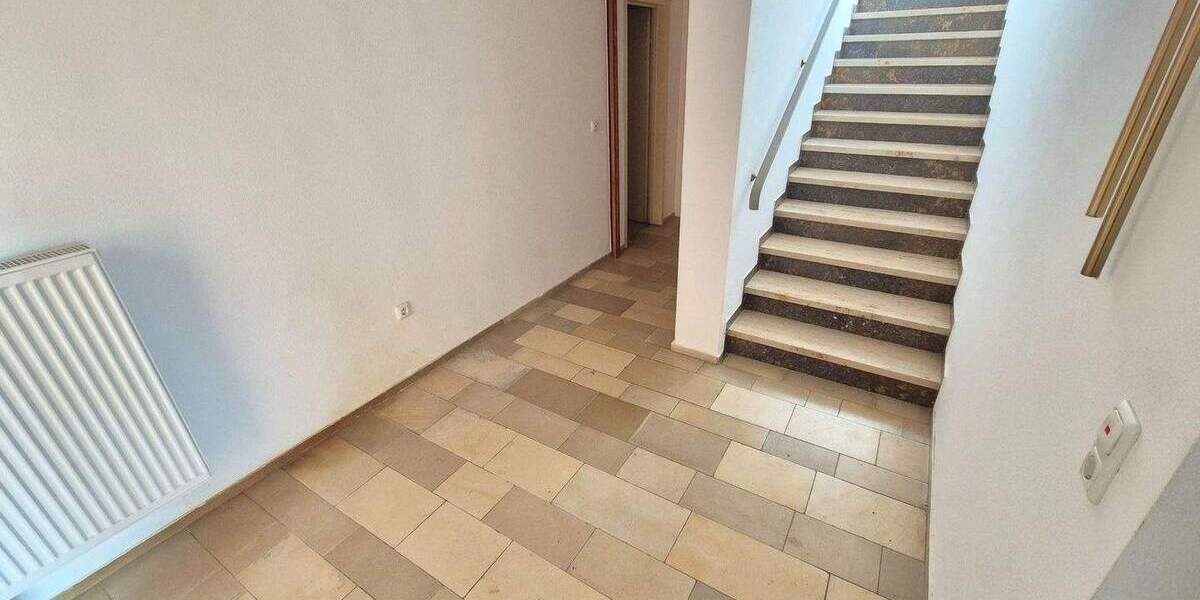 Einfamilienhaus Bad Kissingen - 6 Zimmer, 203 m&sup2;, 439.000&euro; | Angebot:25665267