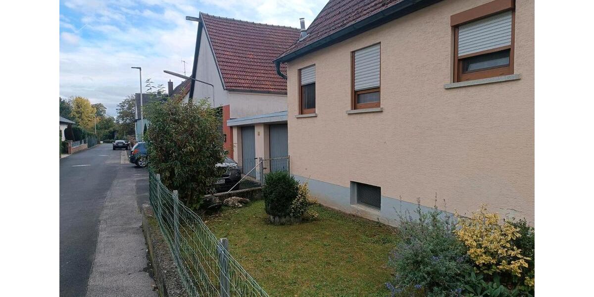 Einfamilienhaus Werneck - 8 Zimmer, 170 m&sup2;, 300.000&euro; | Angebot:26638488