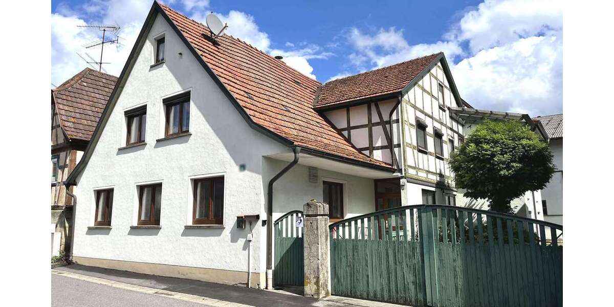 Einfamilienhaus Hofheim - 9 Zimmer, 200 m&sup2;, 270.000&euro; | Angebot:25197956