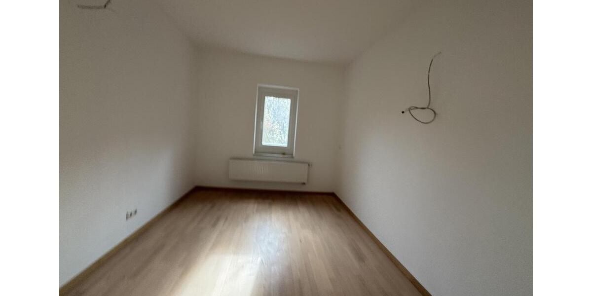 Etagenwohnung Schweinfurt Gartenstadt - 4 Zimmer, 155 m&sup2;, 1.550&euro; | Angebot:25251372