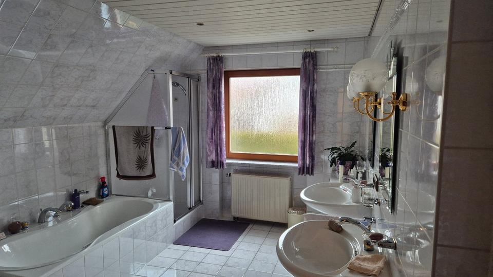 Einfamilienhaus Dittelbrunn - 4 Zimmer, 140 m&sup2;, 475.000&euro; | Angebot:27078039