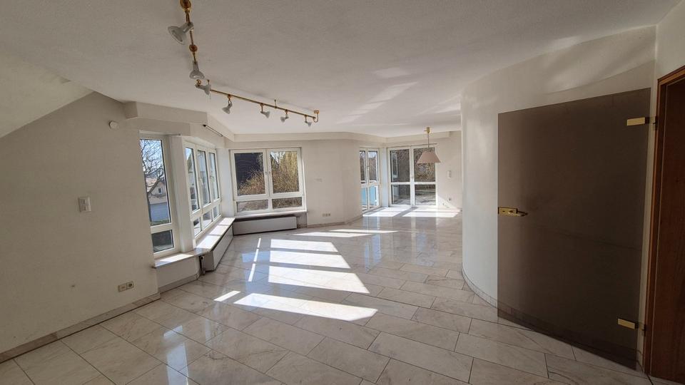 Mehrfamilienhaus, Wohnhaus Volkach - 6 Zimmer, 167 m&sup2;, 1.900&euro; | Angebot:26142213
