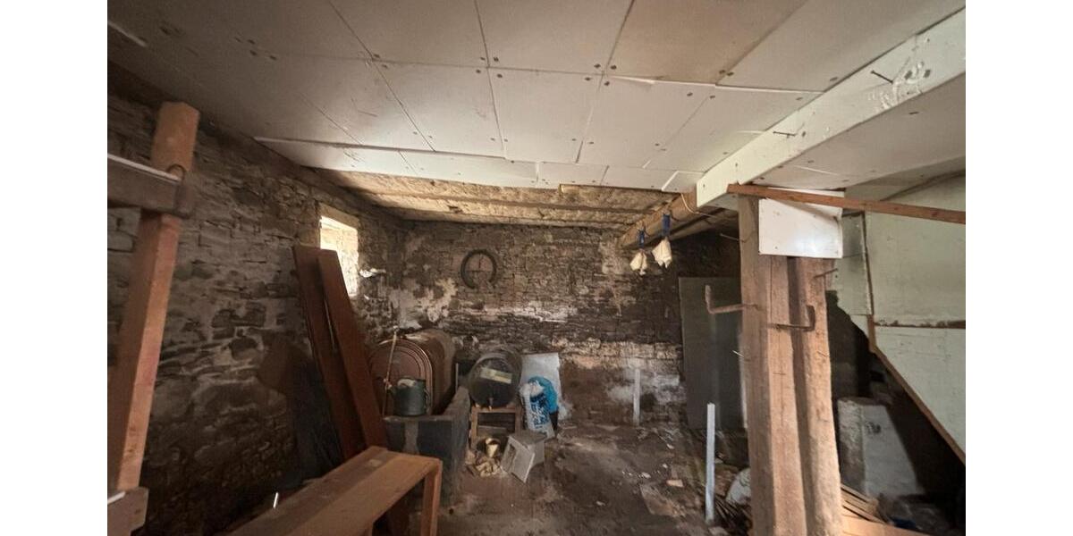 Doppelhaushälfte Dettelbach - 4 Zimmer, 152 m&sup2;, 124.000&euro; | Angebot:26044953