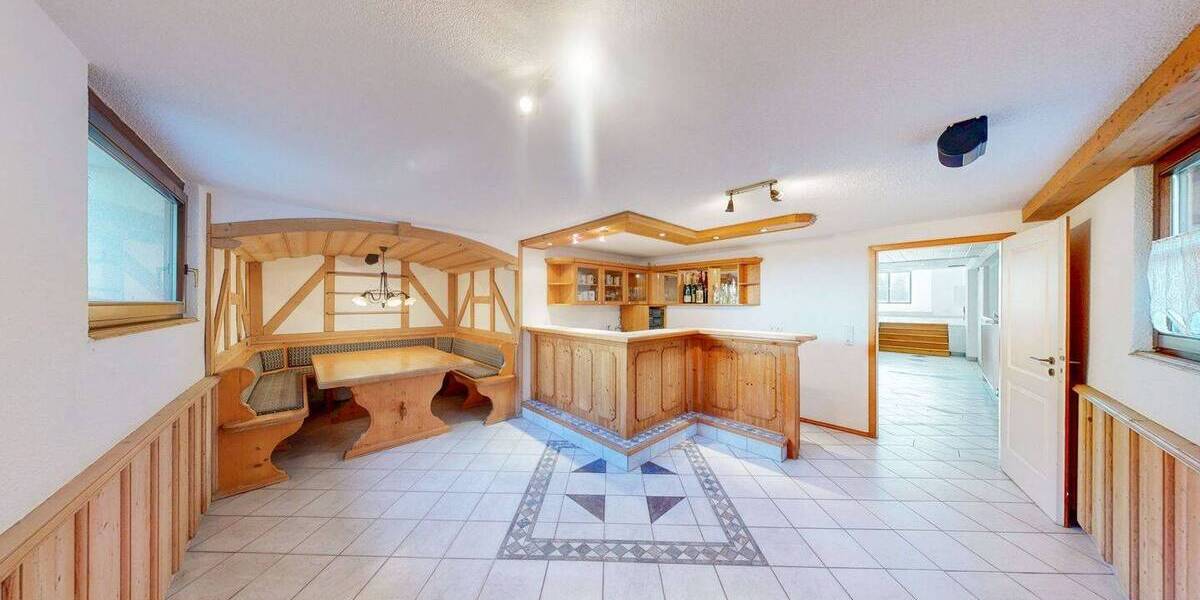 Mehrfamilienhaus, Wohnhaus Dettelbach - 6 Zimmer, 202 m&sup2;, 675.000&euro; | Angebot:26016140