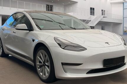 Tesla Model 3 57.115 km 27.950 &euro; Bad Kissingen 97688