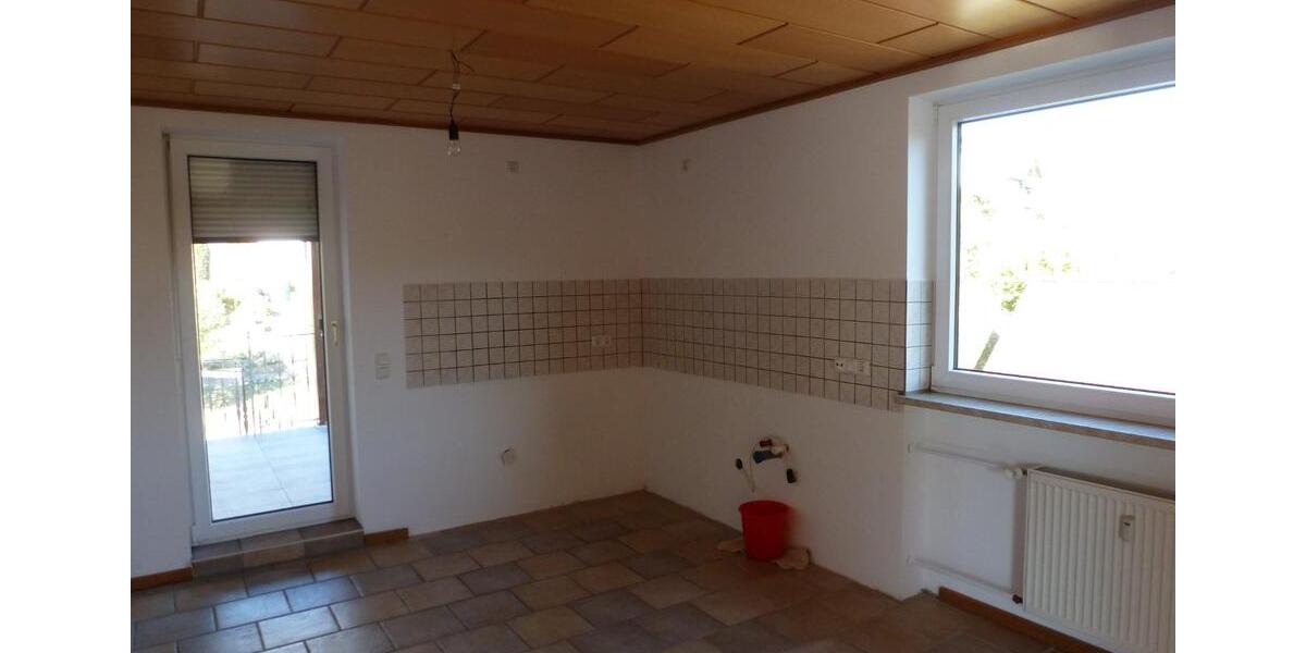 Etagenwohnung Stadtlauringen - 4 Zimmer, 125 m&sup2;, 700&euro; | Angebot:25843472