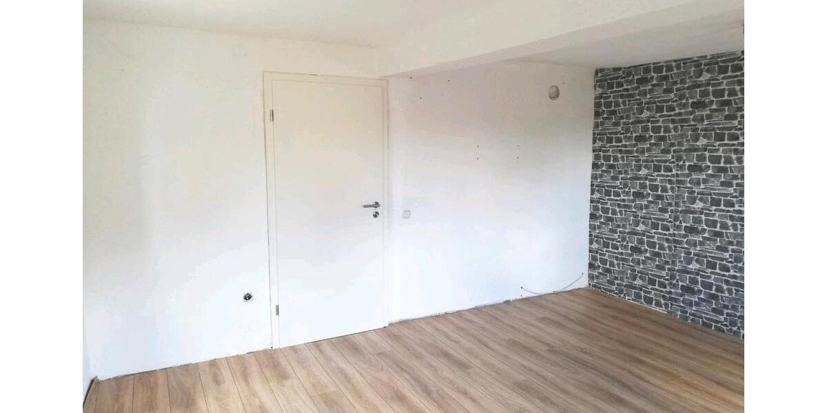 Bauernhaus, Landhaus Poppenhausen - 7 Zimmer, 200 m&sup2;, 250.000&euro; | Angebot:26062947