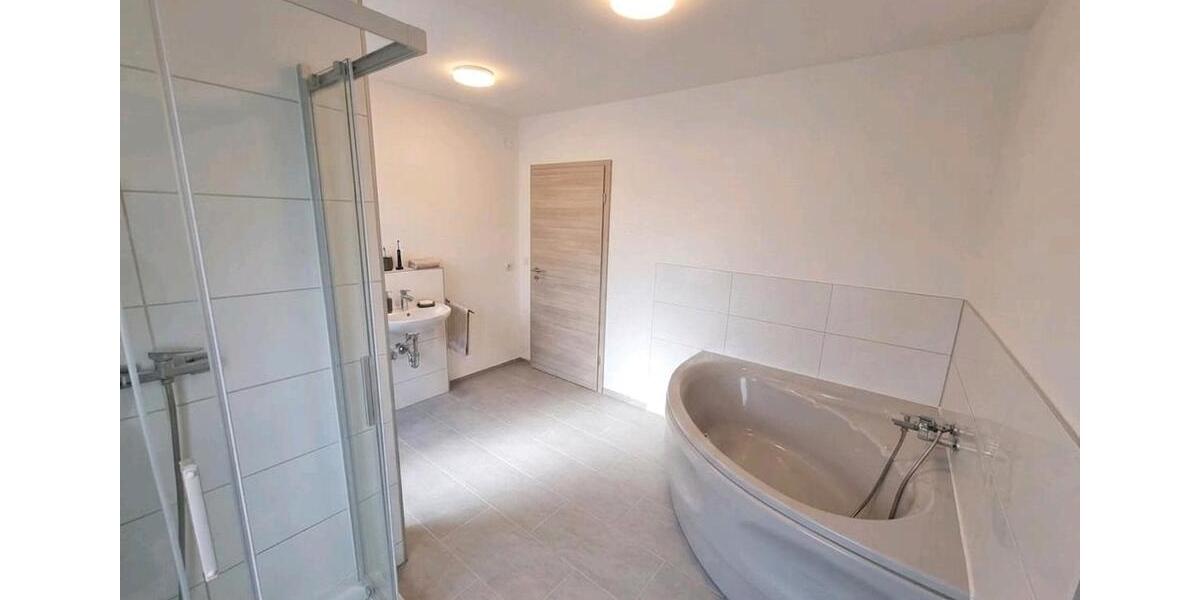 Erdgeschoßwohnung Schweinfurt Bellevue - 4 Zimmer, 84 m&sup2;, 240.000&euro; | Angebot:27288540