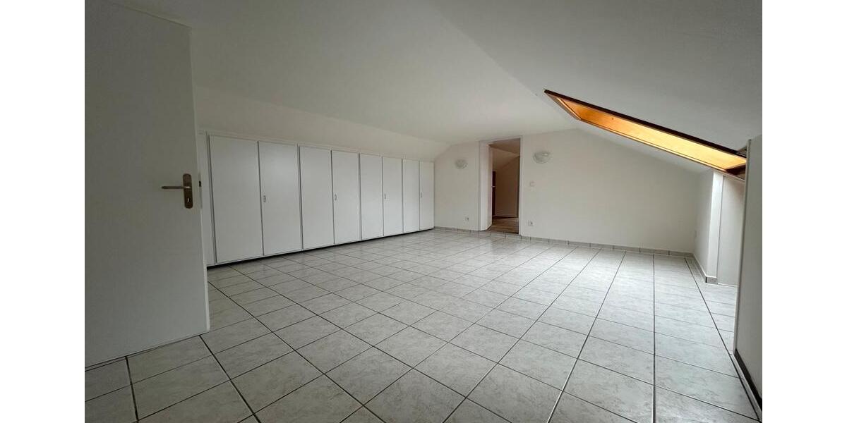 Dachgeschoßwohnung Nüdlingen - 2 Zimmer, 55 m&sup2;, 360&euro; | Angebot:25936867