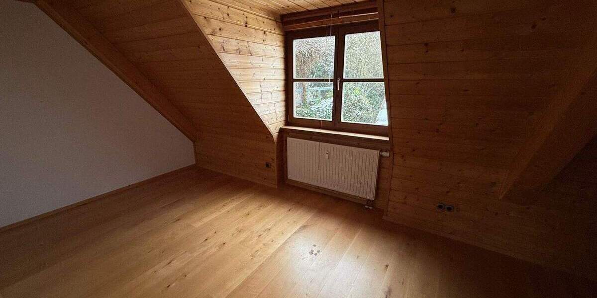 Etagenwohnung Volkach Escherndorf - 4 Zimmer, 110 m&sup2;, 195.000&euro; | Angebot:25673735