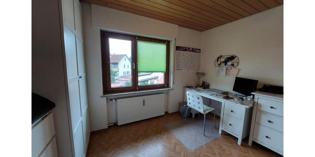 Etagenwohnung Hammelburg - 4 Zimmer, 85 m&sup2;, 590&euro; | Angebot:26464612