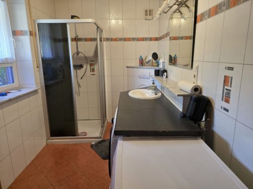 Einfamilienhaus mit Garten und Doppelgarage in 97539 Wonfurt (ID 10681) - Einfamilienhaus Wonfurt Wonfurt | Angebot:26656095