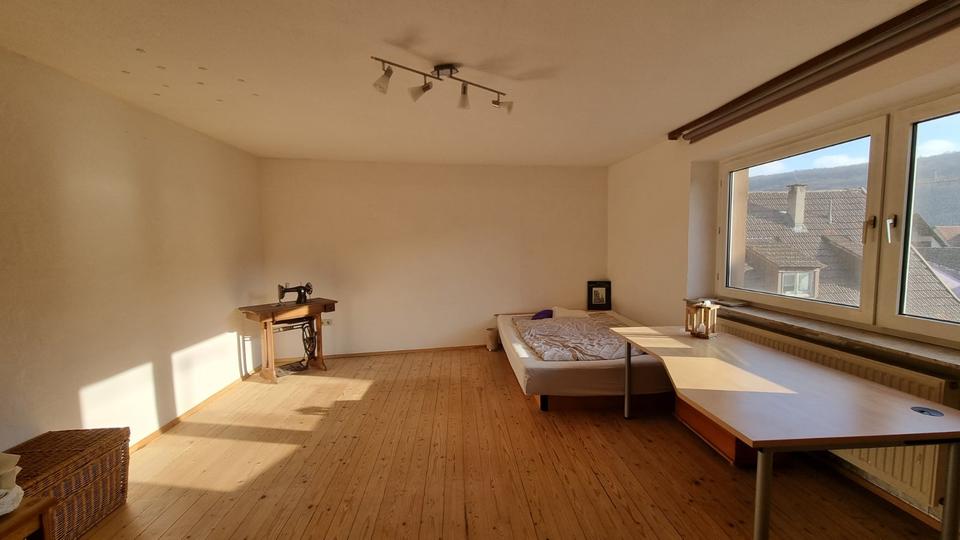 Mehrfamilienhaus, Wohnhaus Arnstein - 10 Zimmer, 260 m&sup2;, 500.000&euro; | Angebot:25510299