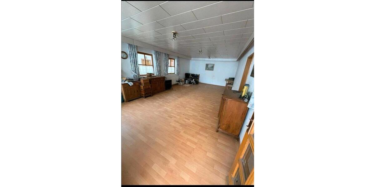 Einfamilienhaus Sulzfeld - 10 Zimmer, 209 m&sup2;, 205.000&euro; | Angebot:23431179