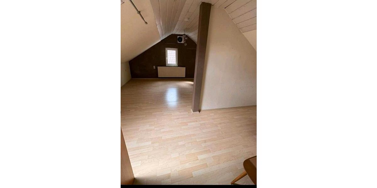 Einfamilienhaus Sulzfeld - 10 Zimmer, 209 m&sup2;, 205.000&euro; | Angebot:23431179