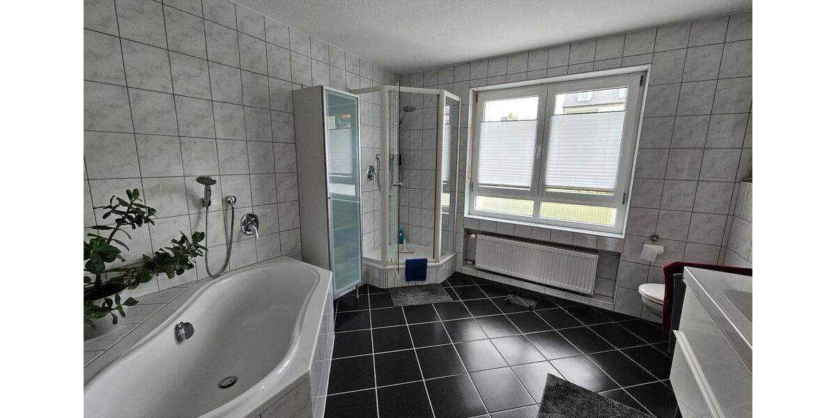 Etagenwohnung Schweinfurt Haardt - 3 Zimmer, 120 m&sup2;, 305.000&euro; | Angebot:25350164