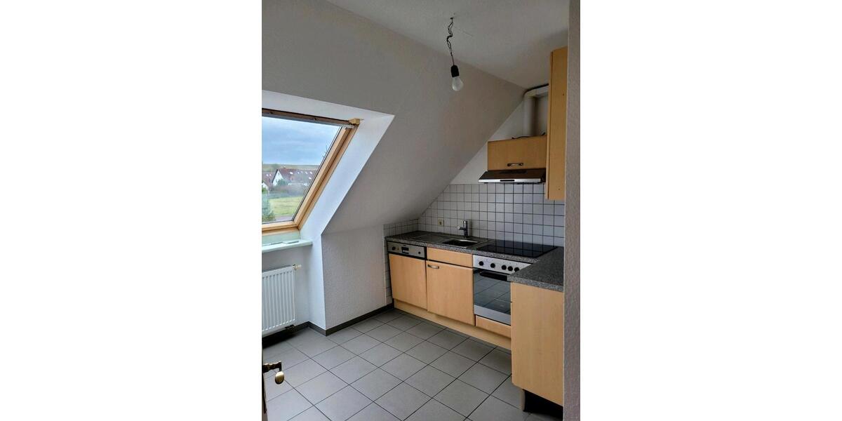 Dachgeschoßwohnung Kürnach - 3 Zimmer, 72 m&sup2;, 832&euro; | Angebot:25937749