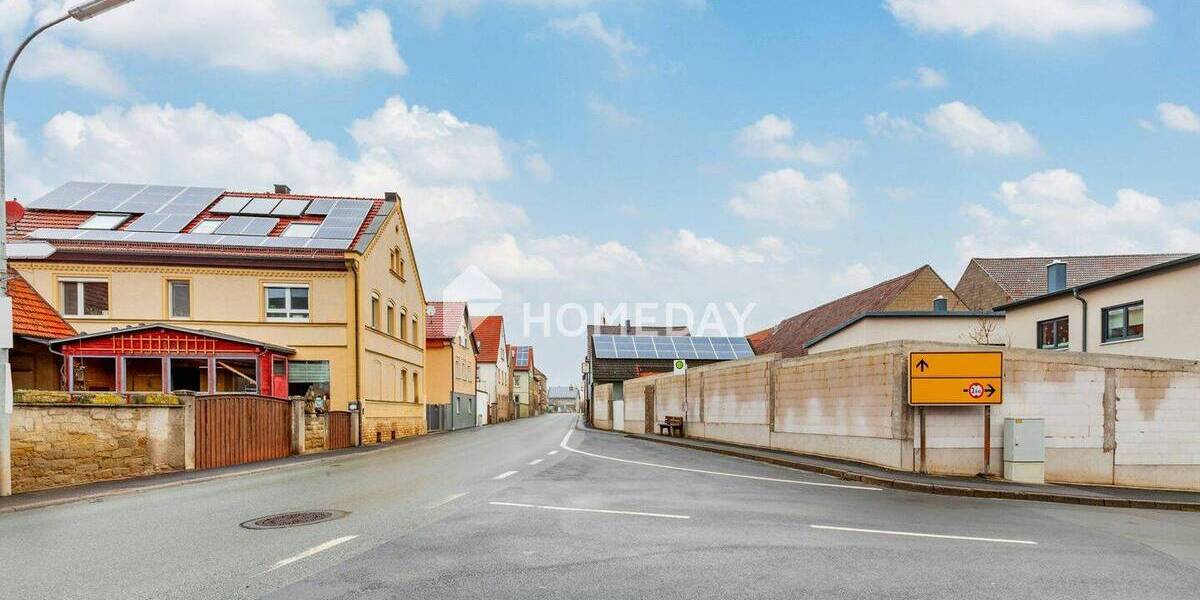 Einfamilienhaus Bergtheim Opferbaum - 8 Zimmer, 220 m&sup2;, 335.000&euro; | Angebot:25684249