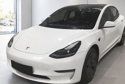 Tesla Model 3 66.678 km 30.650 &euro; Bad Kissingen 97688