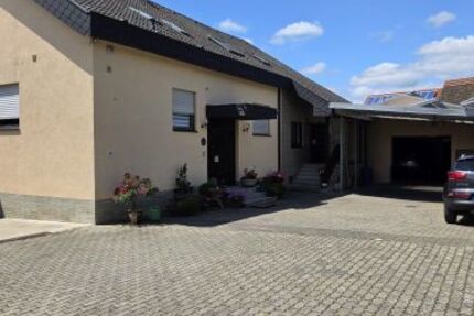 Firmensitz Kapitalanlage Mehrfamilienahus + Einfamilenhaus + große Lagerhalle + große Außenhalle, Garagen, in 97723 Oberthulba-Schlimpfhof (ID 10575) - Haus Oberthulba Oberthulba | Angebot:22658076