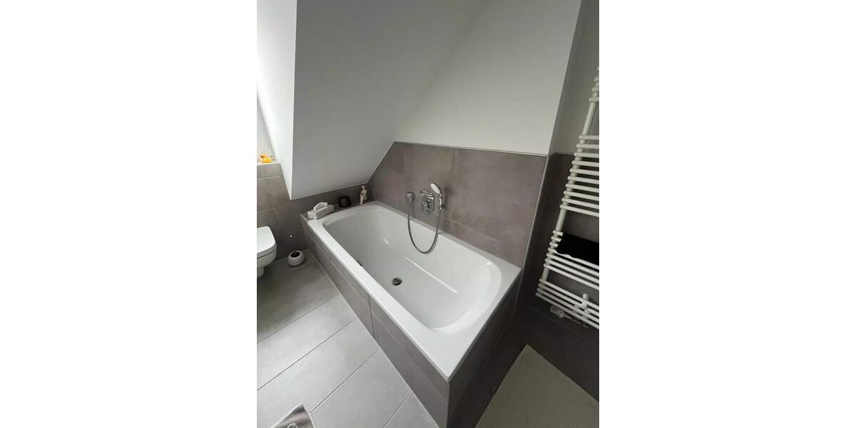 Dachgeschoßwohnung Schweinfurt Gartenstadt - 4 Zimmer, 98 m&sup2;, 1.190&euro; | Angebot:25990721