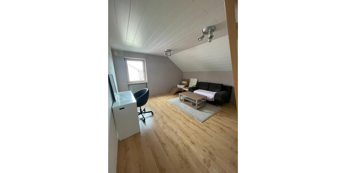 Dachgeschoßwohnung Elfershausen - 3 Zimmer, 80 m&sup2;, 900&euro; | Angebot:26025710