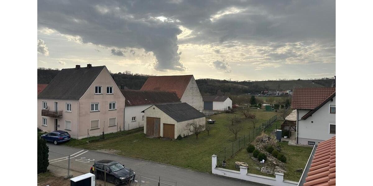 Etagenwohnung Volkach - 3 Zimmer, 100 m&sup2;, 1.080&euro; | Angebot:25973437