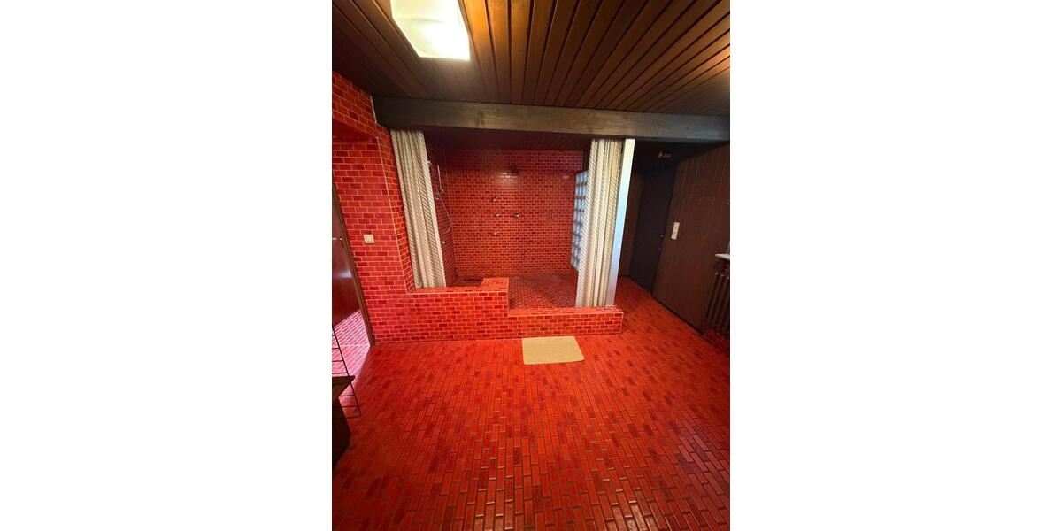 Etagenwohnung Poppenhausen - 7 Zimmer, 215 m&sup2;, 1.890&euro; | Angebot:26312178