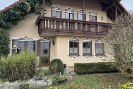 Haus Dettelbach - 8 Zimmer, 266 m&sup2;, 550.000&euro; | Angebot:24693796