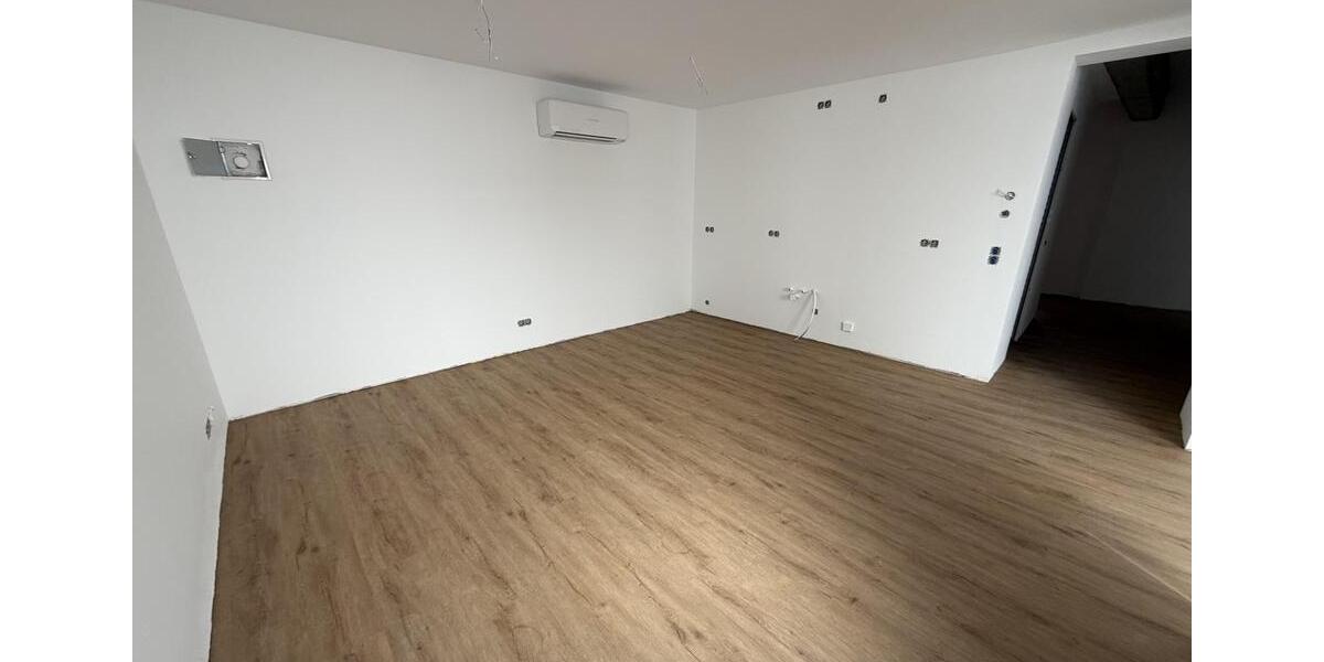 Etagenwohnung Volkach - 3 Zimmer, 100 m&sup2;, 1.200&euro; | Angebot:25405678