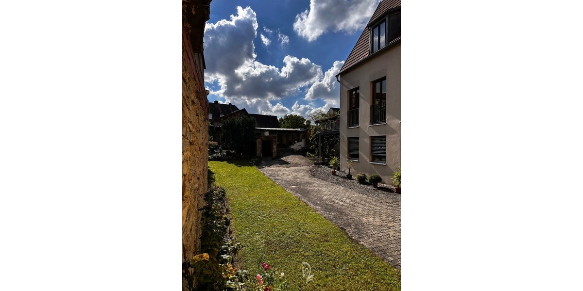 Traumhaftes Ensemble: Energieeffizientes (A) Einfamilienhaus mit Büro, großem Innenhof & Garten - Mehrfamilienhaus, Wohnhaus Fahr Fahr | Angebot:25907599