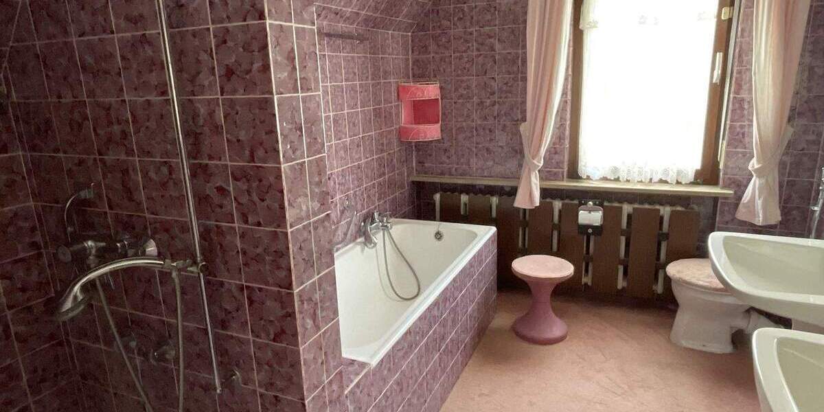 Einfamilienhaus Bad Kissingen Winkels - 6 Zimmer, 230 m&sup2;, 299.000&euro; | Angebot:25770618