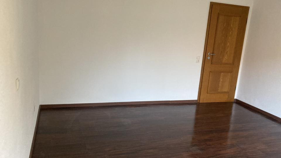 Erdgeschoßwohnung Sulzfeld - 4 Zimmer, 120 m&sup2;, 950&euro; | Angebot:25229438