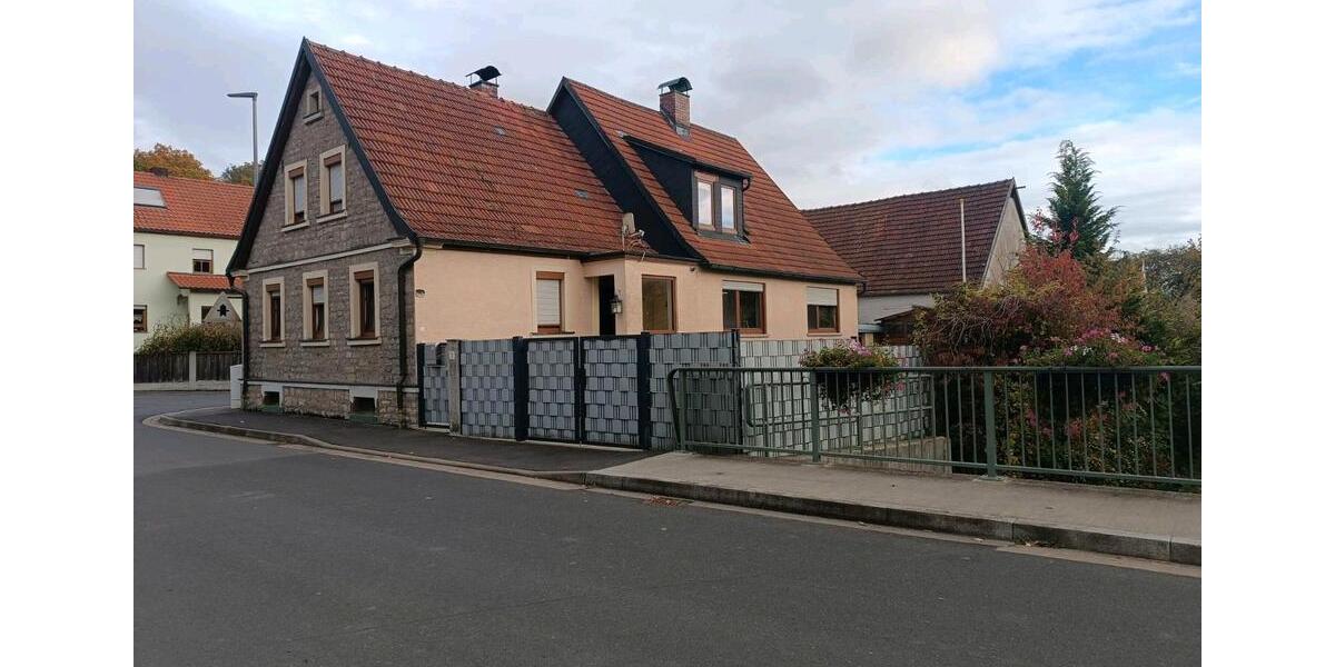 Einfamilienhaus Werneck - 8 Zimmer, 170 m&sup2;, 300.000&euro; | Angebot:26638488