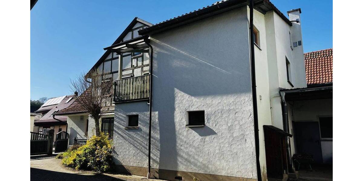 Einfamilienhaus Hofheim - 9 Zimmer, 200 m&sup2;, 270.000&euro; | Angebot:26930429