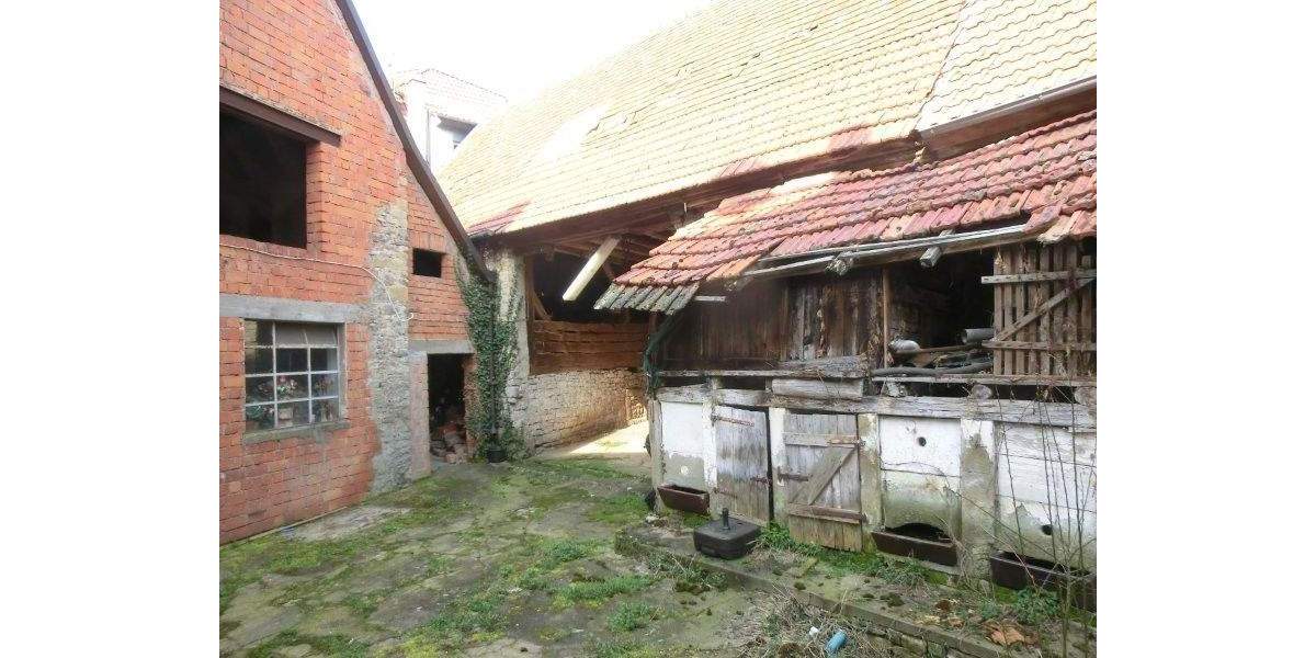 Bauernhaus, Landhaus Dettelbach - 5 Zimmer, 170 m&sup2;, 148.000&euro; | Angebot:25877190