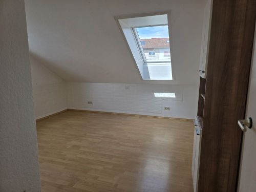 3-Zimmer-Eigentumswohnung mit Balkon und Stellplatz in 97450 Arnstein (10682) - Dachgeschoßwohnung Arnstein Arnstein , Unterfr | Angebot:27001700